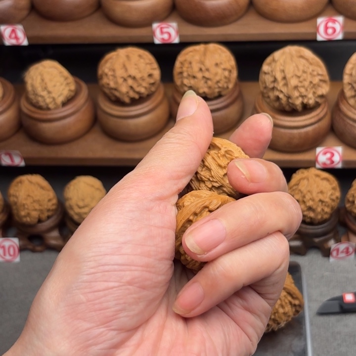 瘦***斤吊坠文玩核桃33339