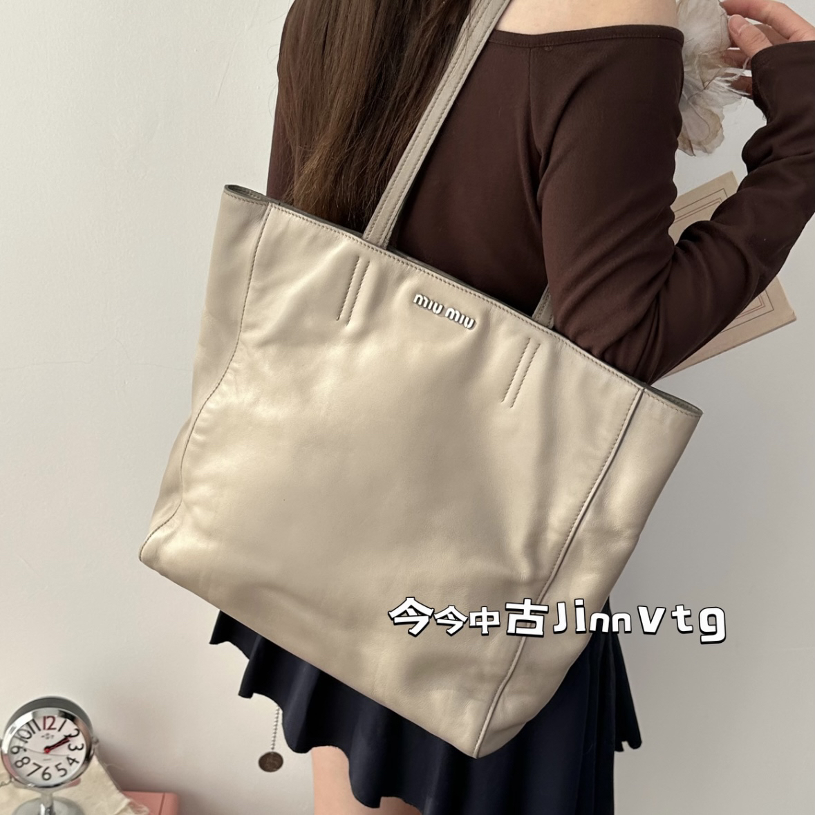 95新 MIU MIU/缪缪 浅灰色托特单肩包