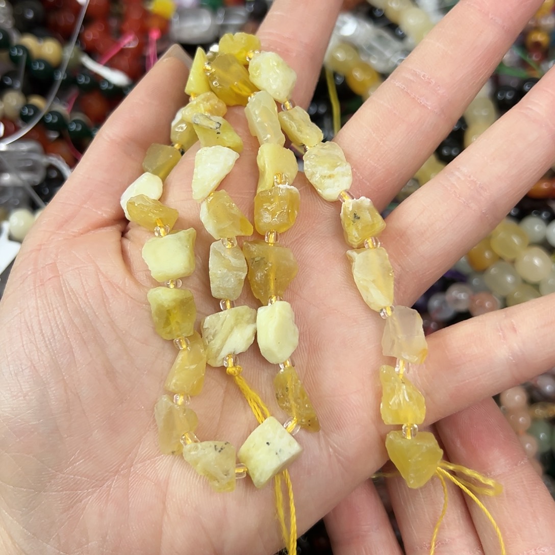 玛瑙/玉髓未镶嵌珠宝半成品，黄澳宝原石一条