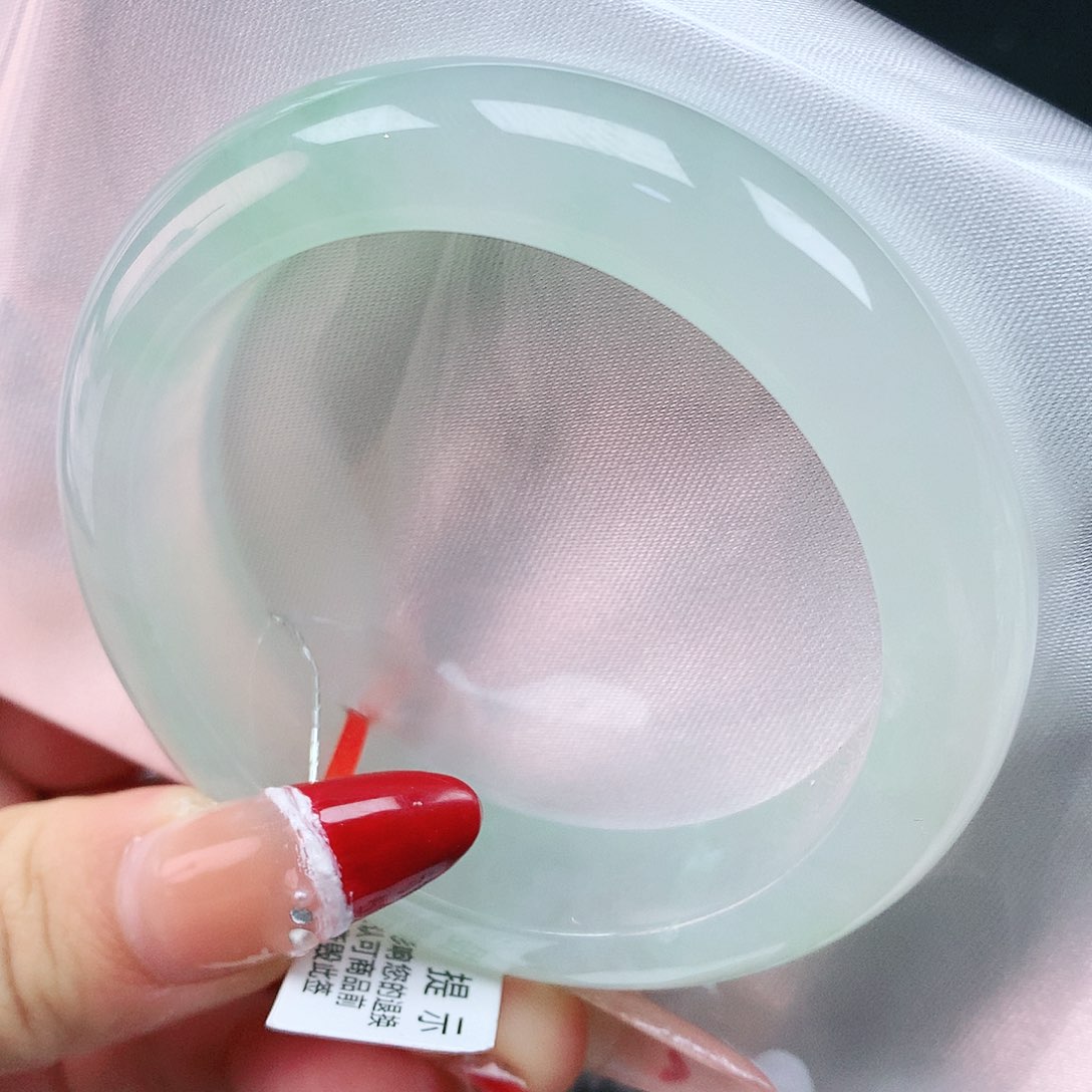 翡翠手镯未镶嵌51圈