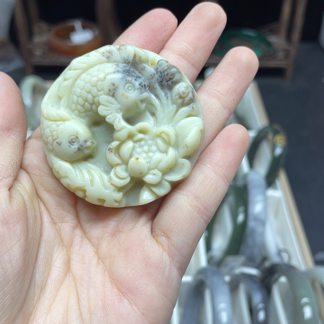 未镶嵌蛇纹石玉颈饰