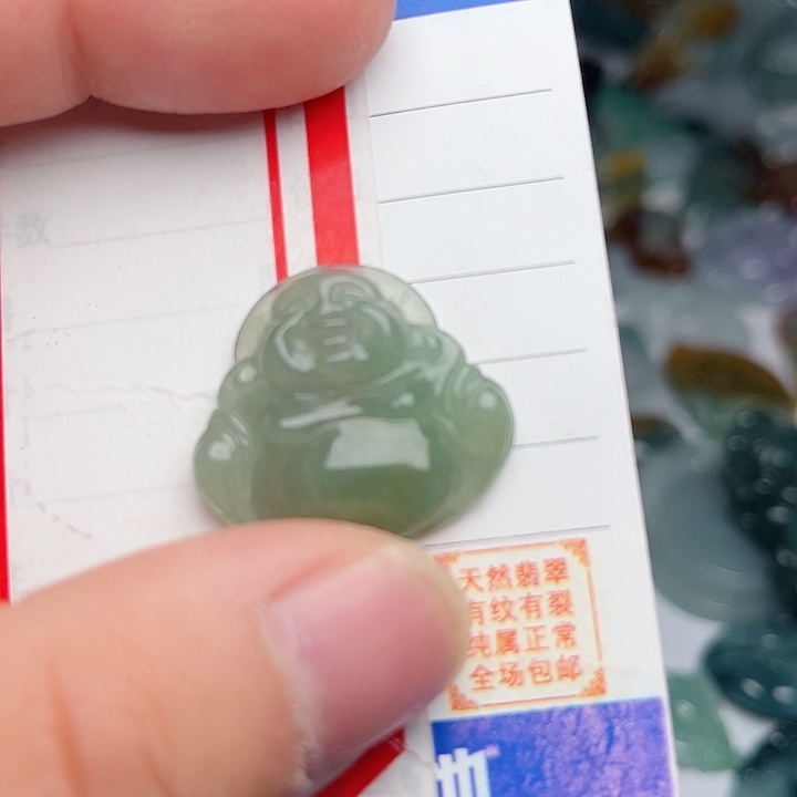 翡翠颈饰未镶嵌佛公