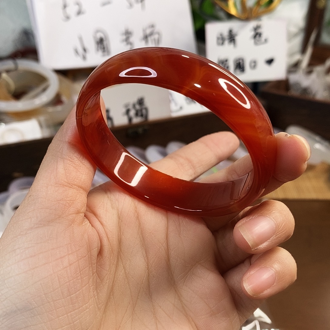 玛瑙/玉髓未镶嵌手镯C322。56.6圈 瑕