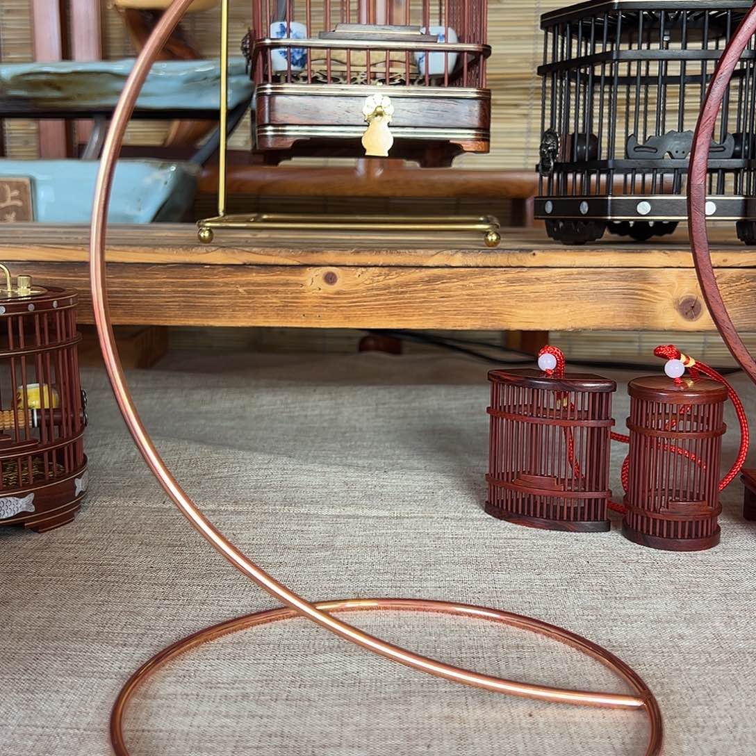 木***子玫瑰金色不锈钢圆架子一个