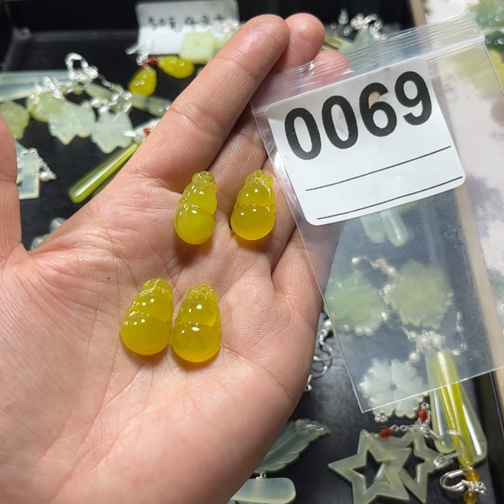 用***6蛇纹石玉合金耳饰