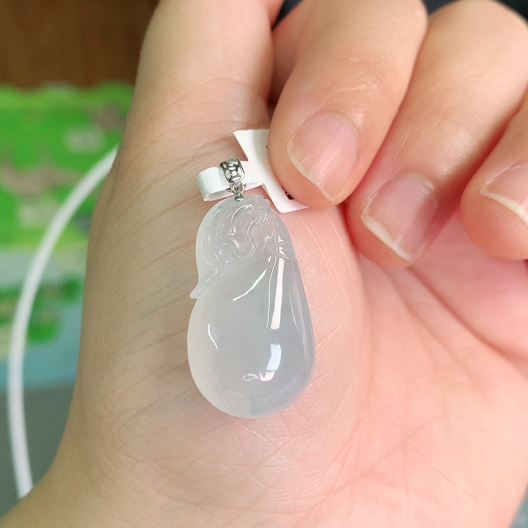 翡翠颈饰18K金镶嵌冰胶钱袋