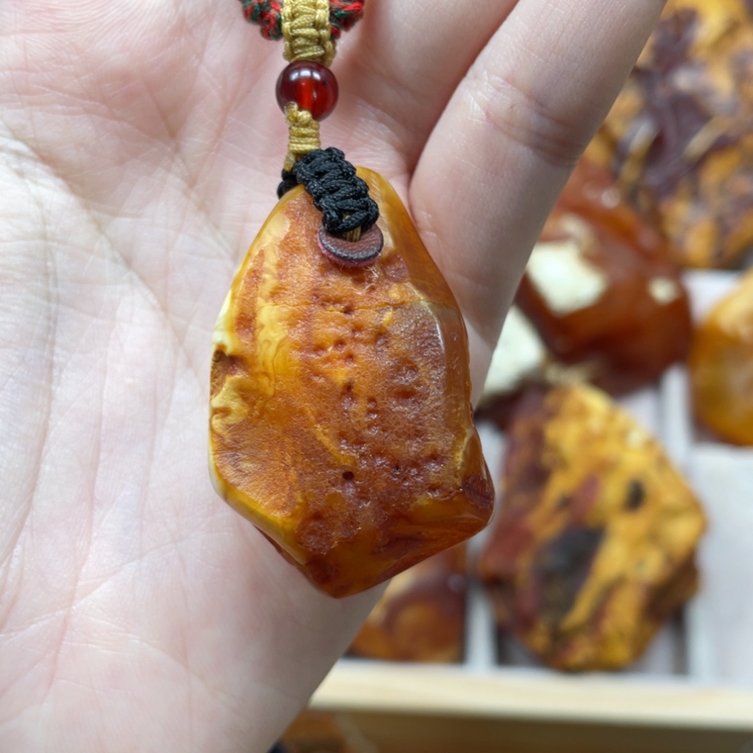 琥珀珠宝奇石未镶嵌