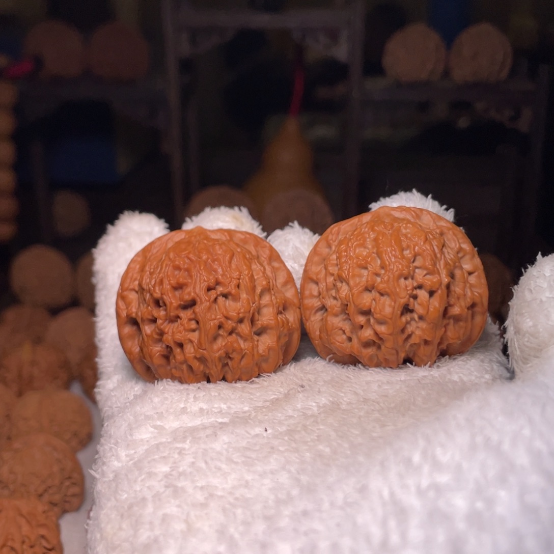 亟***祥吊坠文玩核桃龙洞峪