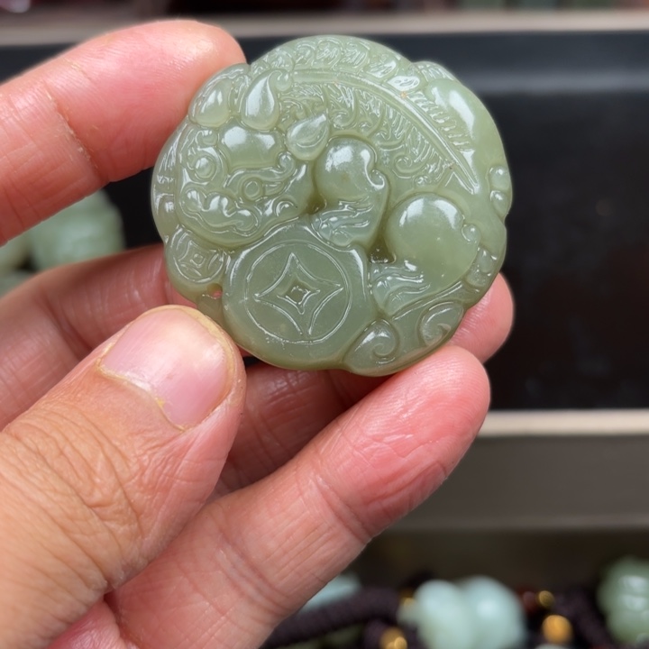 和田玉吊坠未镶嵌