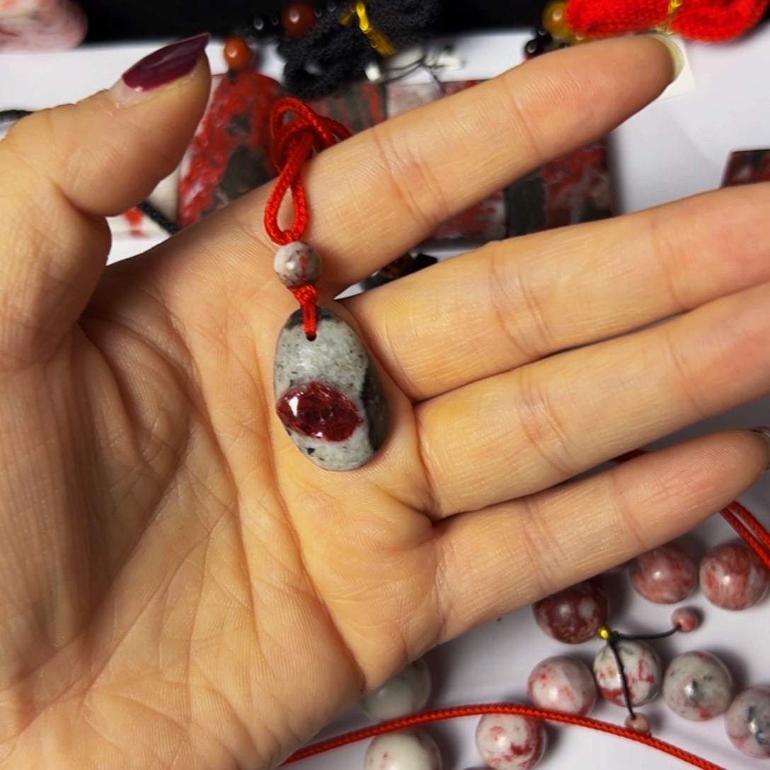 玛瑙/玉髓朱砂原石未镶嵌