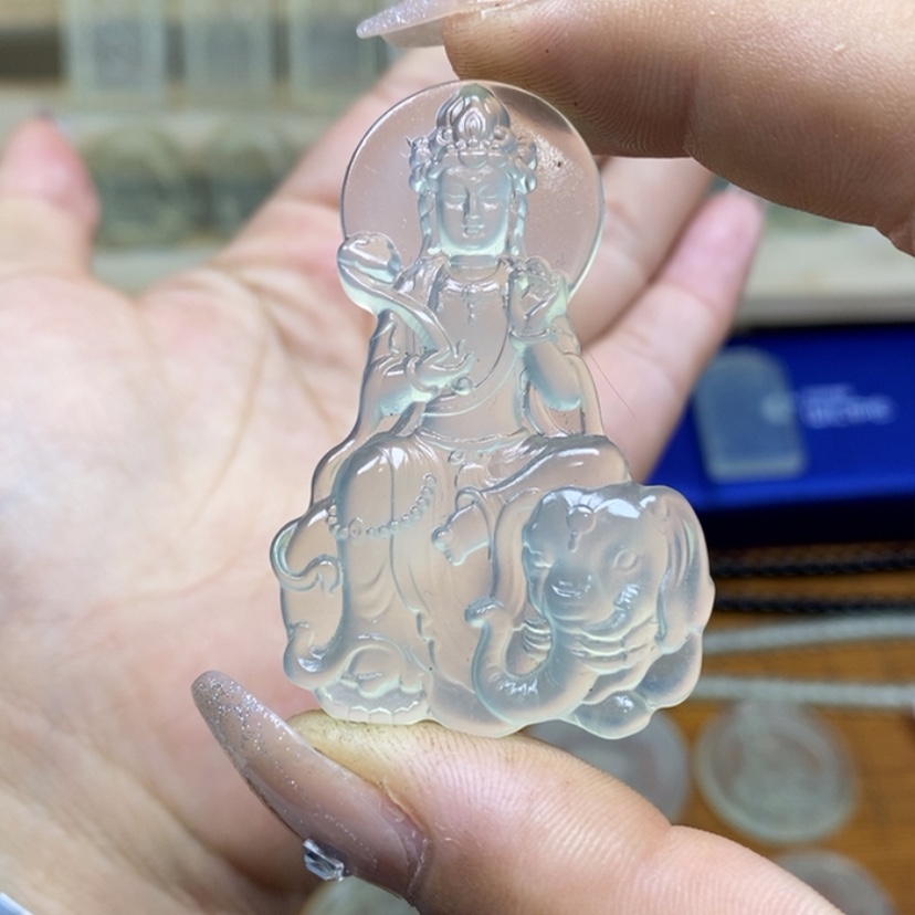 【闪购商品】蛇纹石玉未镶嵌颈饰