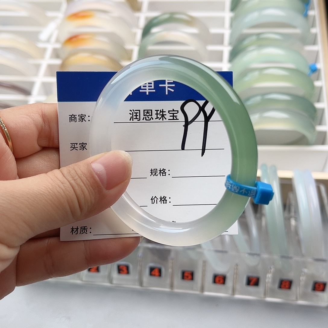 玛瑙/玉髓手镯未镶嵌水**?99
