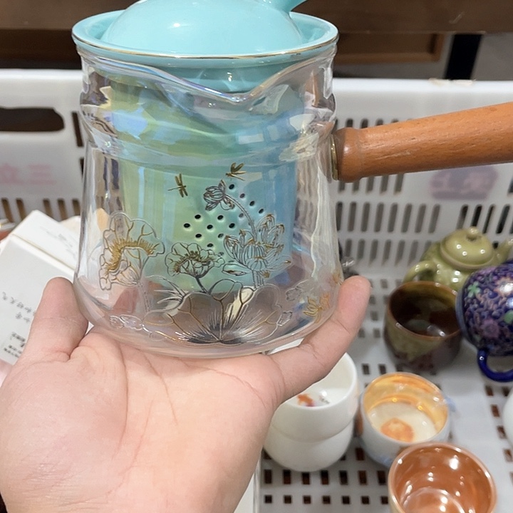 陶瓷茶具全部清清完回家过年