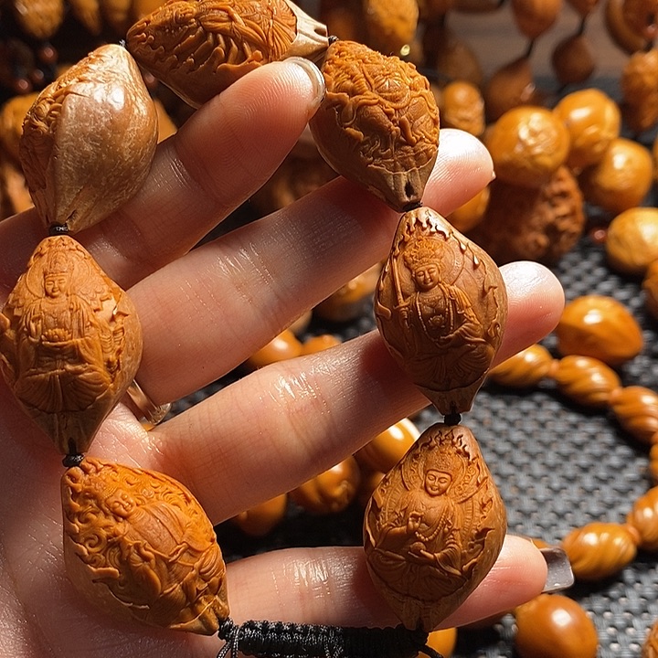 吊坠橄榄核八大菩萨