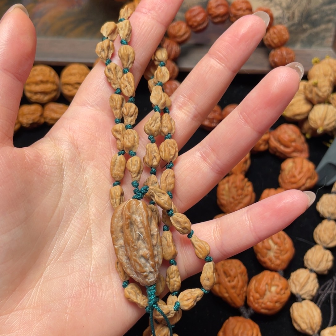 Q***w文玩核桃吊坠蛤蟆