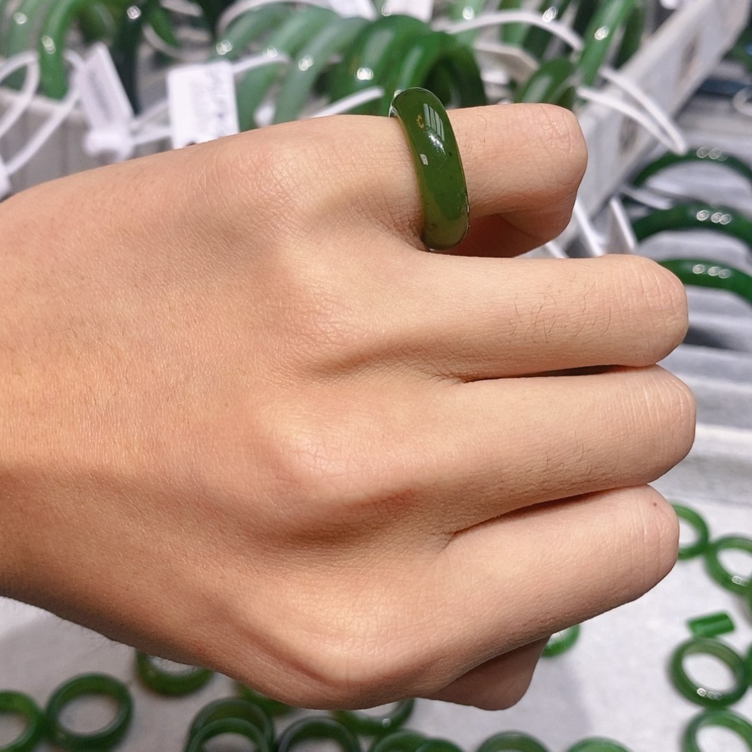 和田玉未镶嵌戒圈