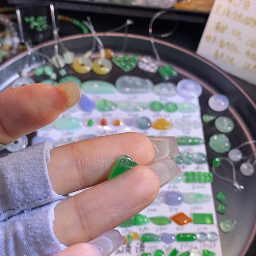 【闪购商品】翡翠未镶嵌挂件山