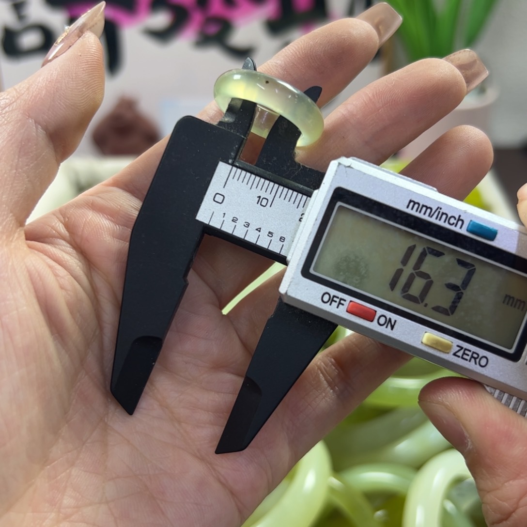 蛇纹石玉手镯未镶嵌278