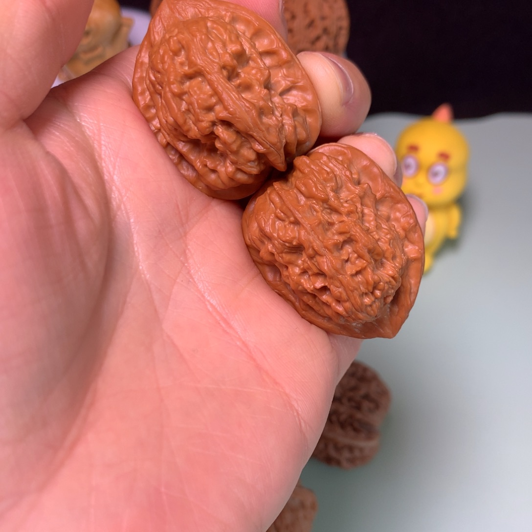 文玩核桃把件赤龙鸡心