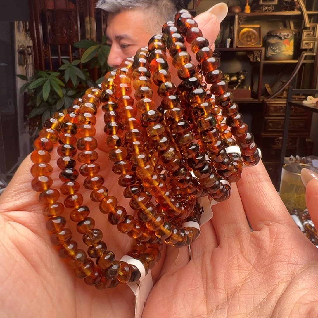 琥珀未镶嵌裸石抚顺琥珀10489六多样性发其一