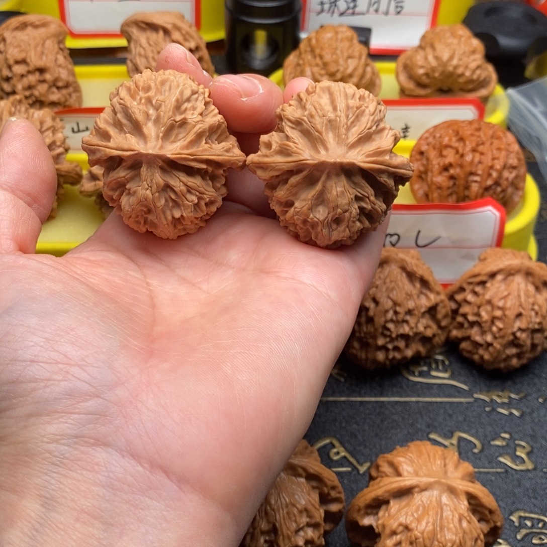 阿***.吊坠文玩核桃苹果园