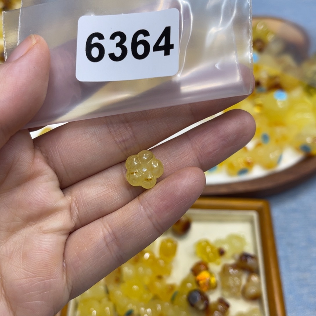 琥珀珠宝奇石未镶嵌