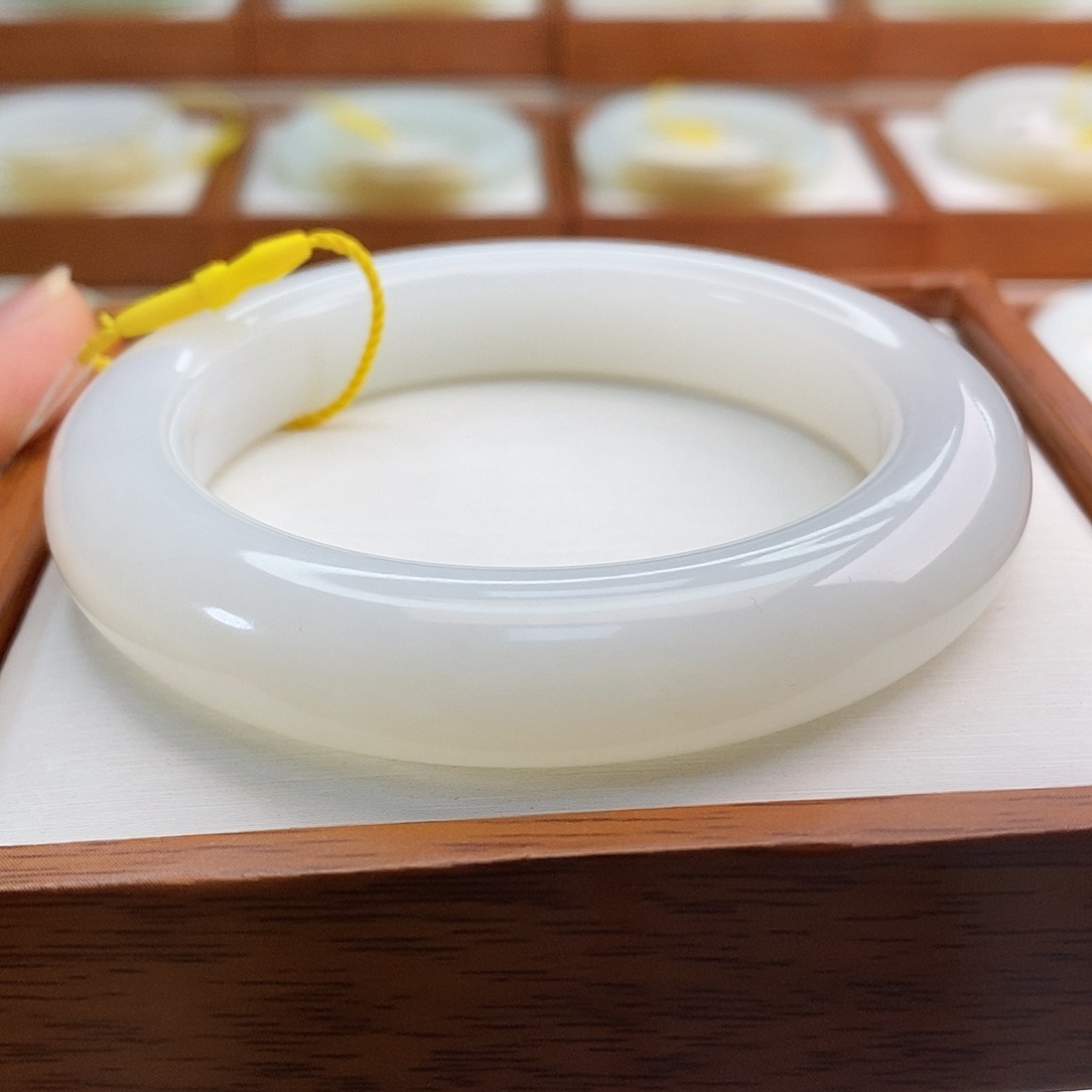 和田玉（白玉）手镯未镶嵌