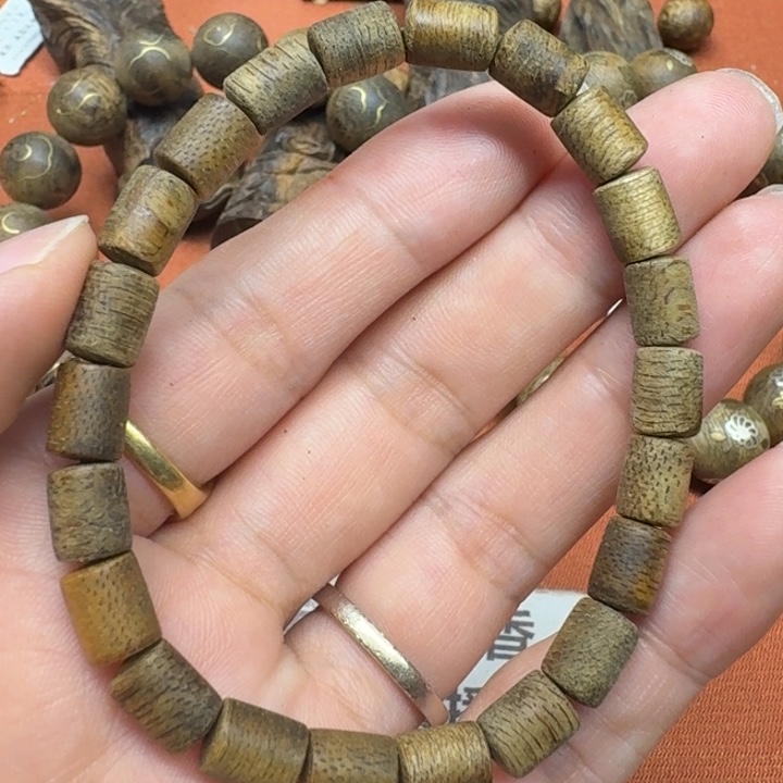 大叶紫檀（黑酸枝木类）