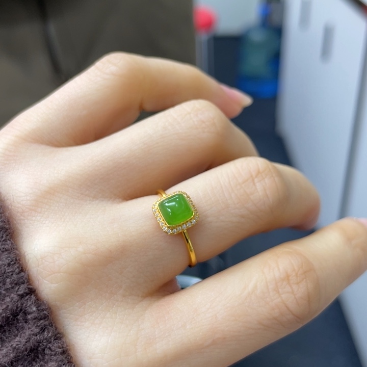 和田玉18K金镶嵌戒指