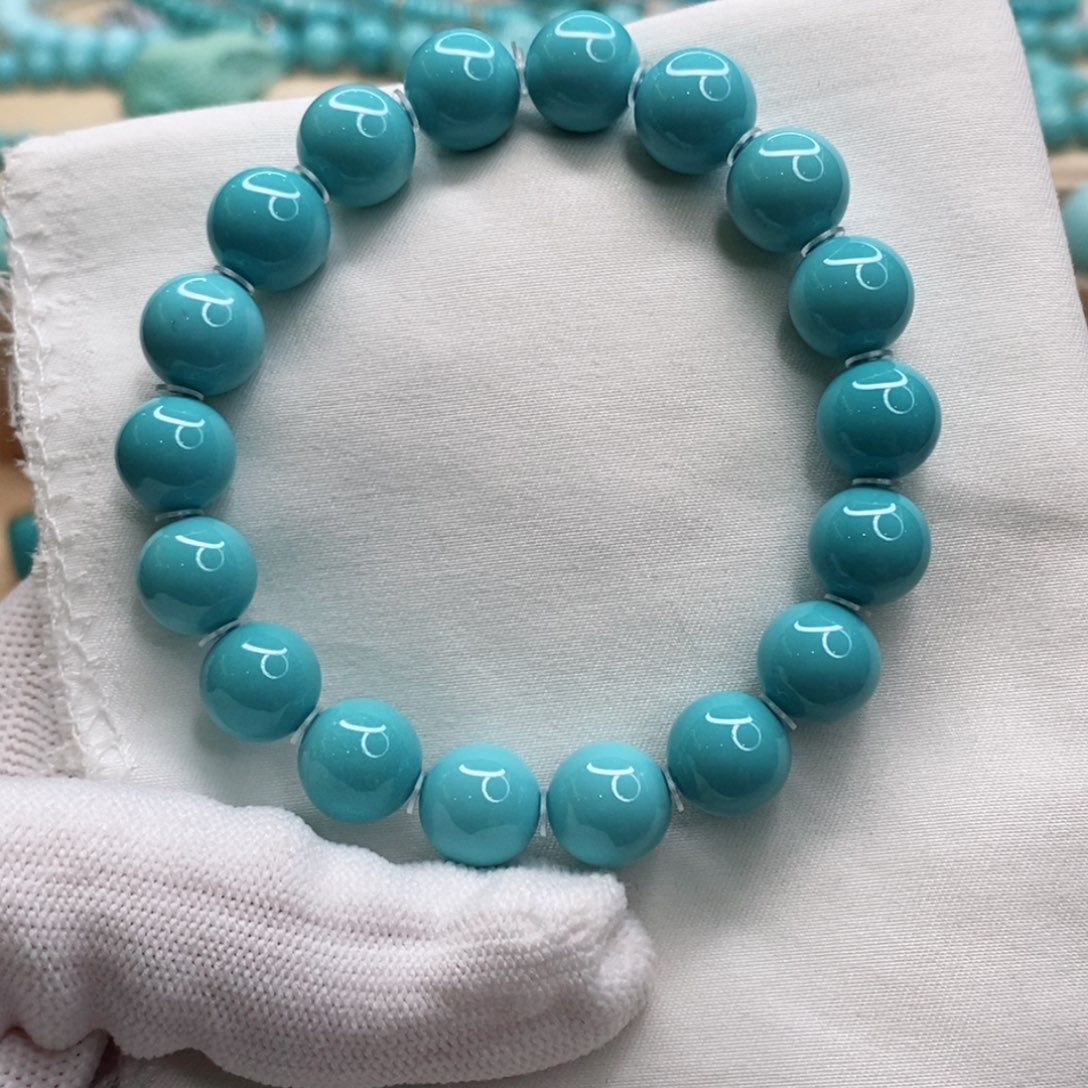 淡***色未镶嵌绿松石珠宝奇石