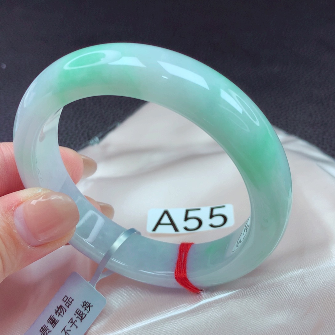 翡翠手镯未镶嵌手镯88