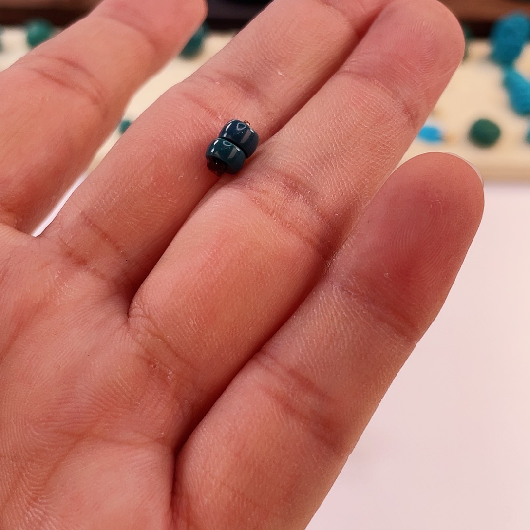 绿松石颈饰未镶嵌