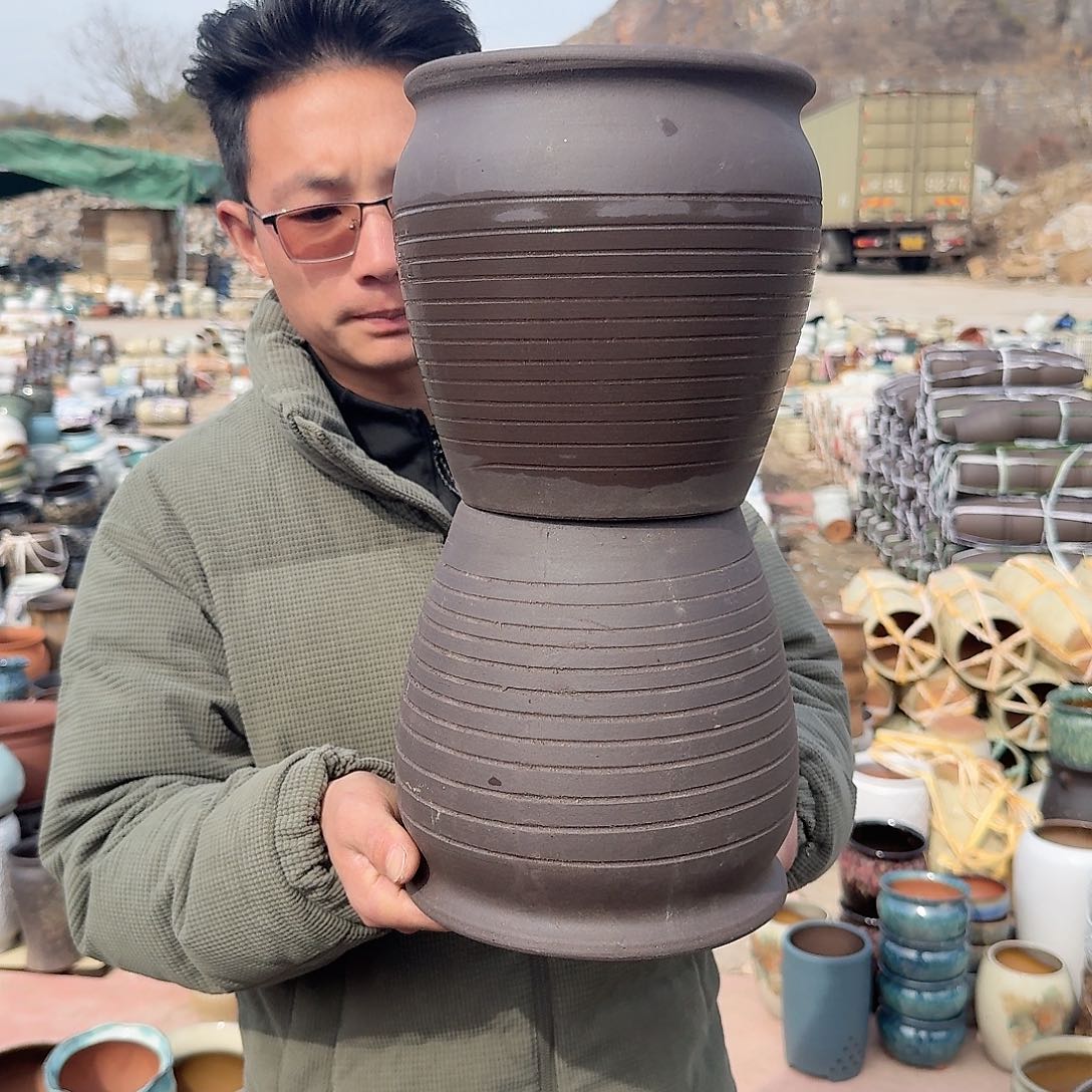 紫砂花盆口20高20（黑金刚两个