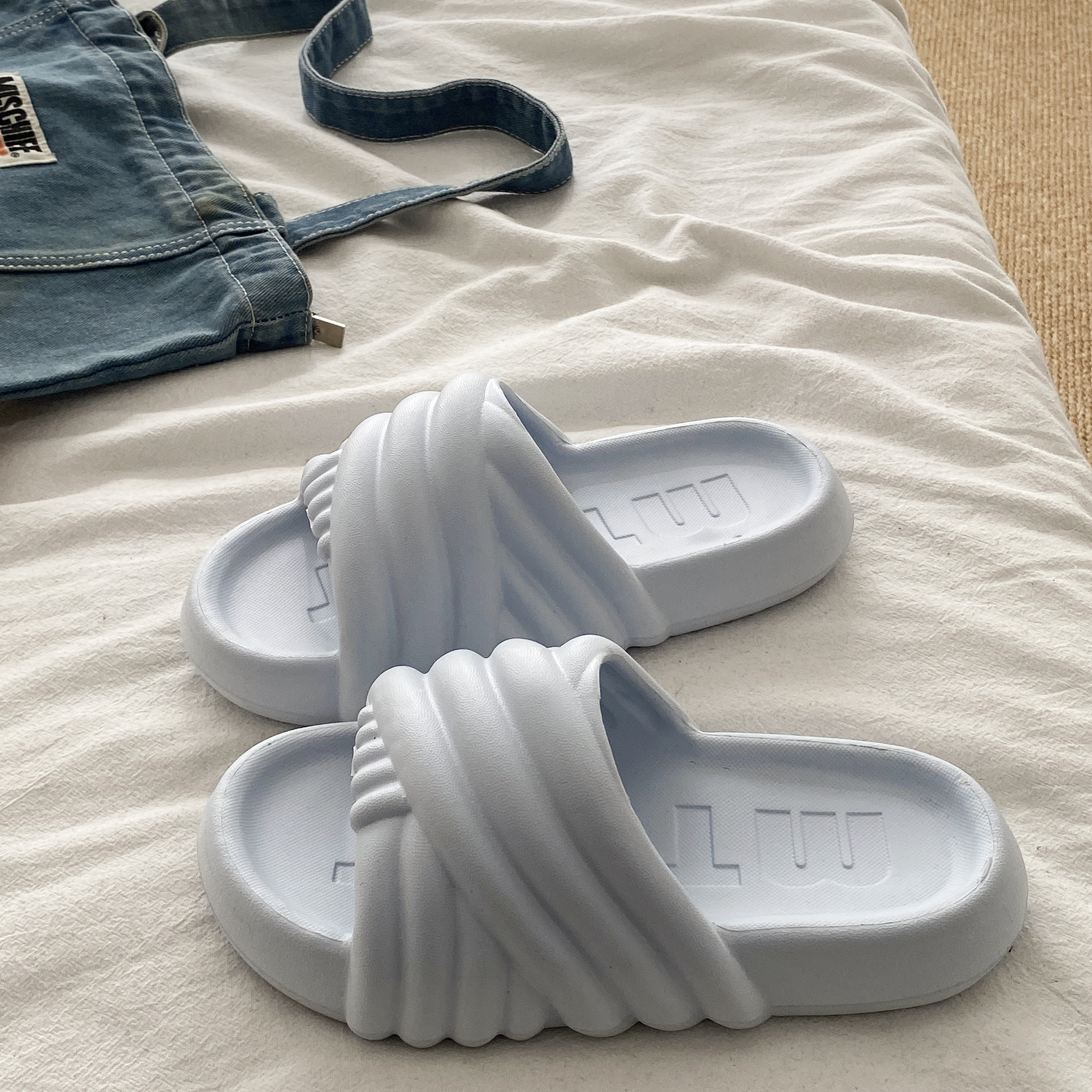 松小可情侣凉拖防滑防臭踩屎感eva居家浴室洗澡卡通休闲拖鞋女款