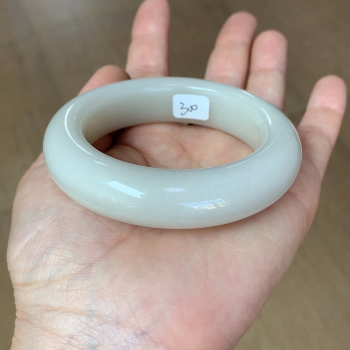 石英质玉手镯未镶嵌长****！52.7