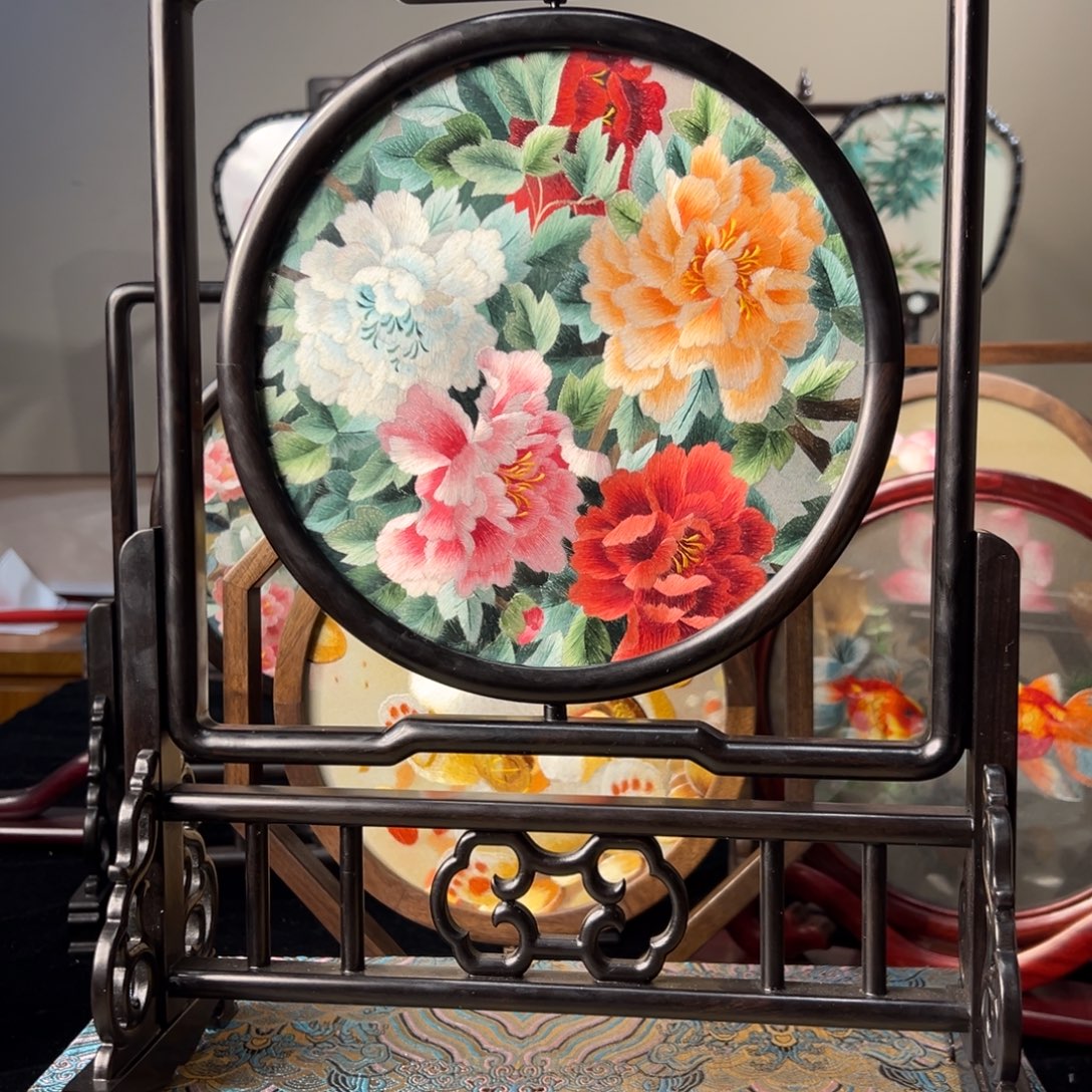 刺绣纯手工刺绣双面绣实木摆件