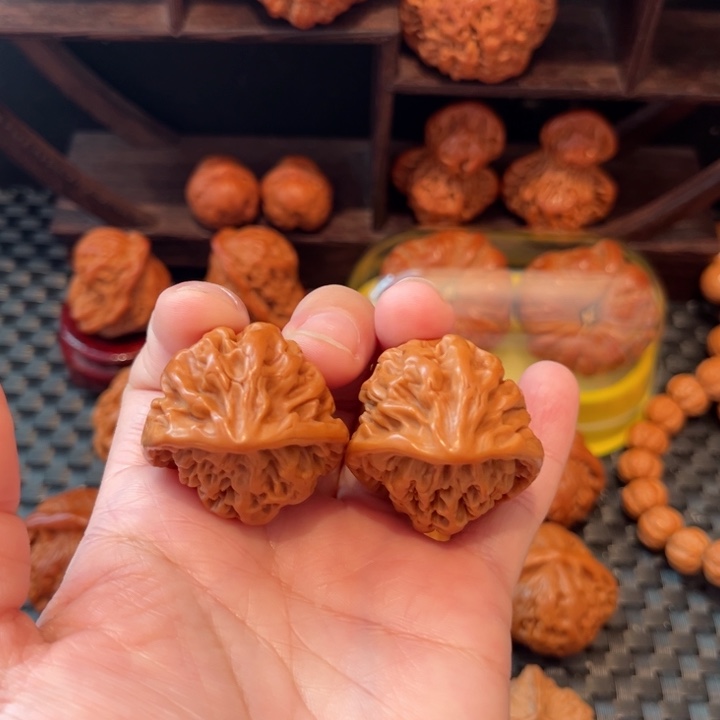 文玩核桃把件帝王蛇头35