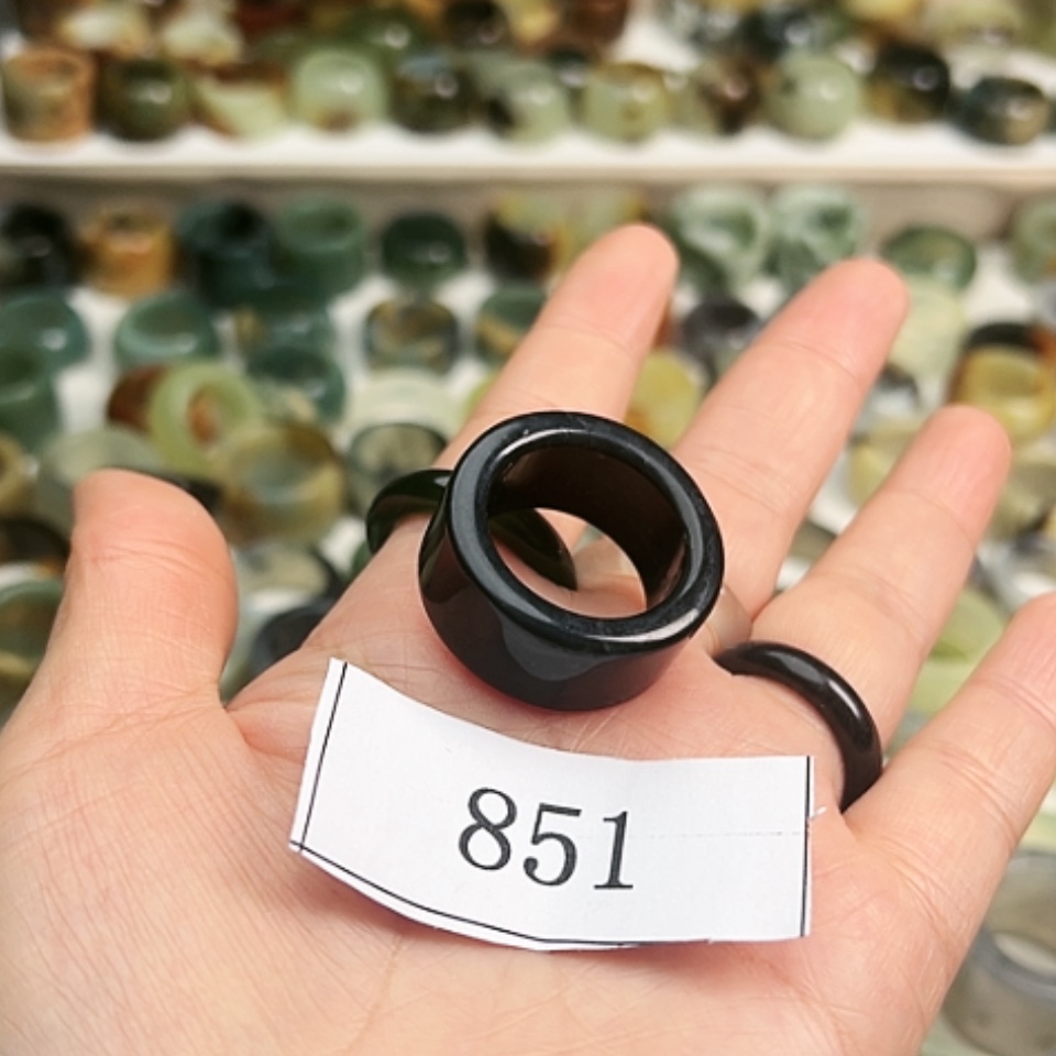 【闪购商品】蛇纹石玉戒指未镶嵌茶**室