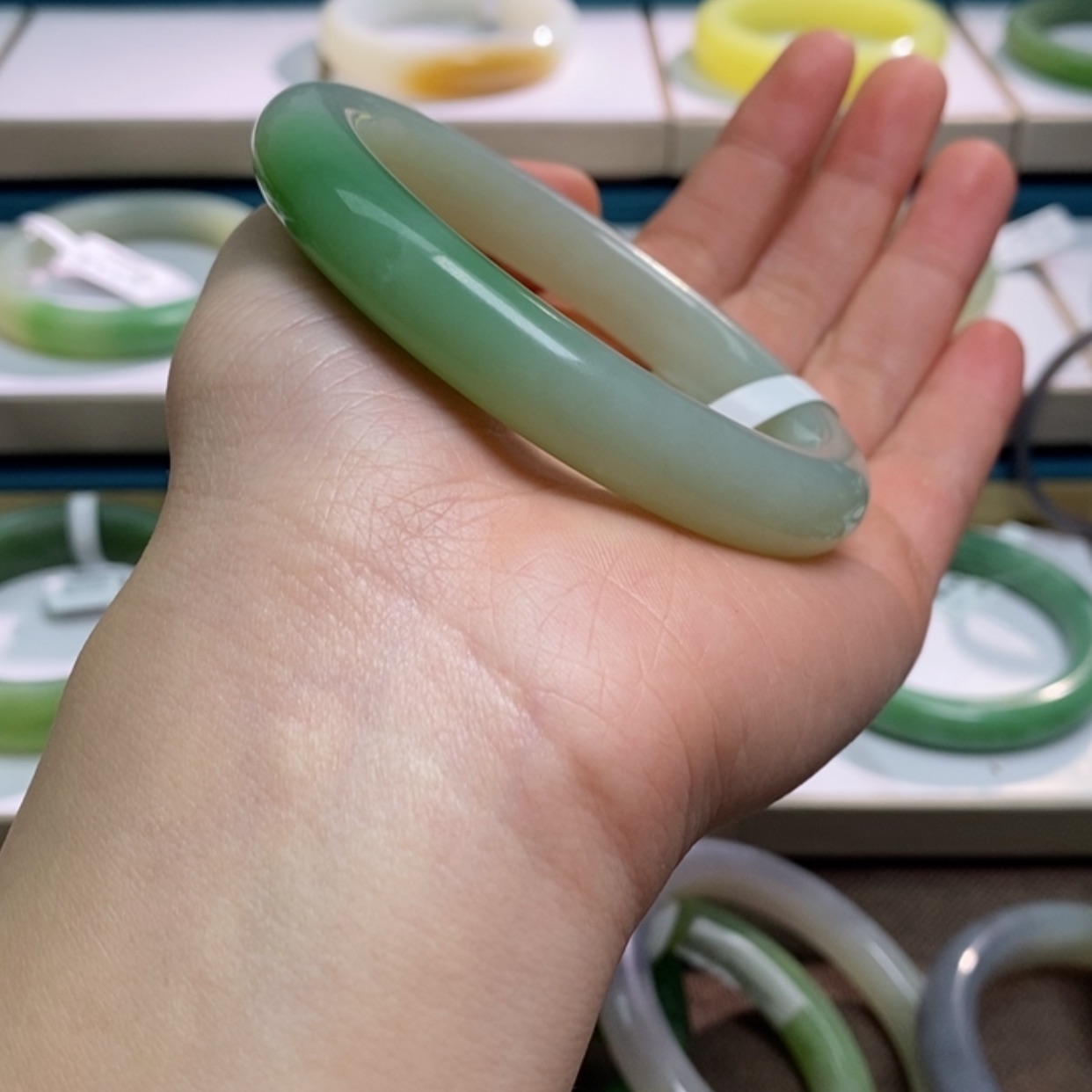 【闪购商品】和田玉手镯未镶嵌