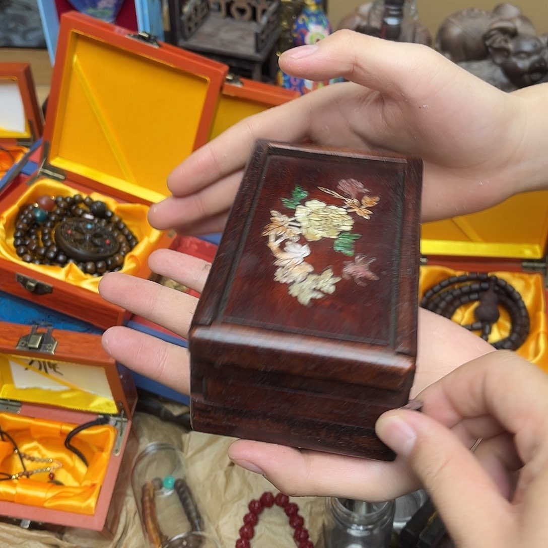 大叶紫檀（黑酸枝木类）