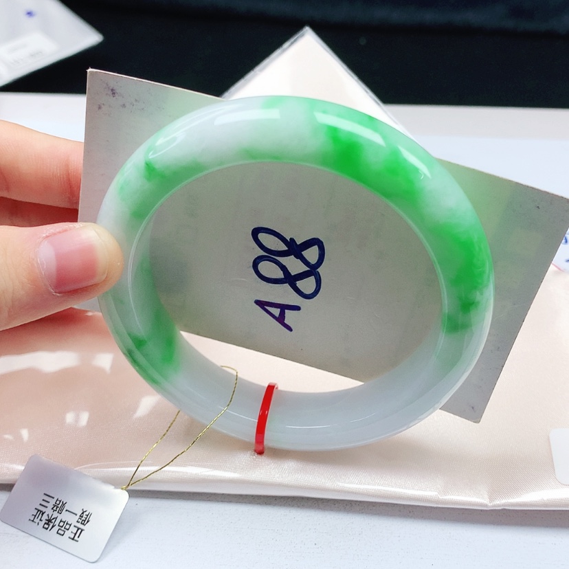 【闪购商品】翡翠手镯未镶嵌天然缅甸a货手镯58+