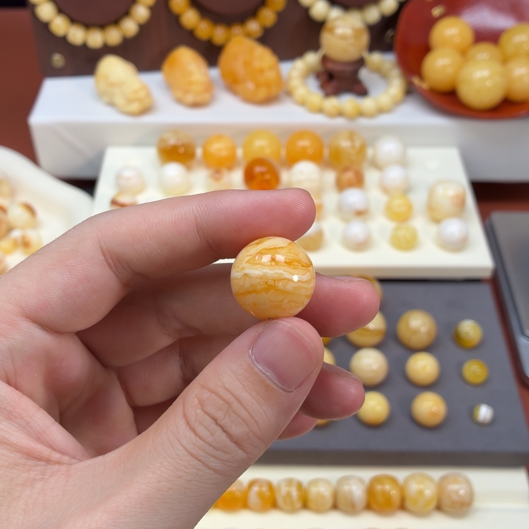 鼻***咸琥珀未镶嵌珠宝奇石