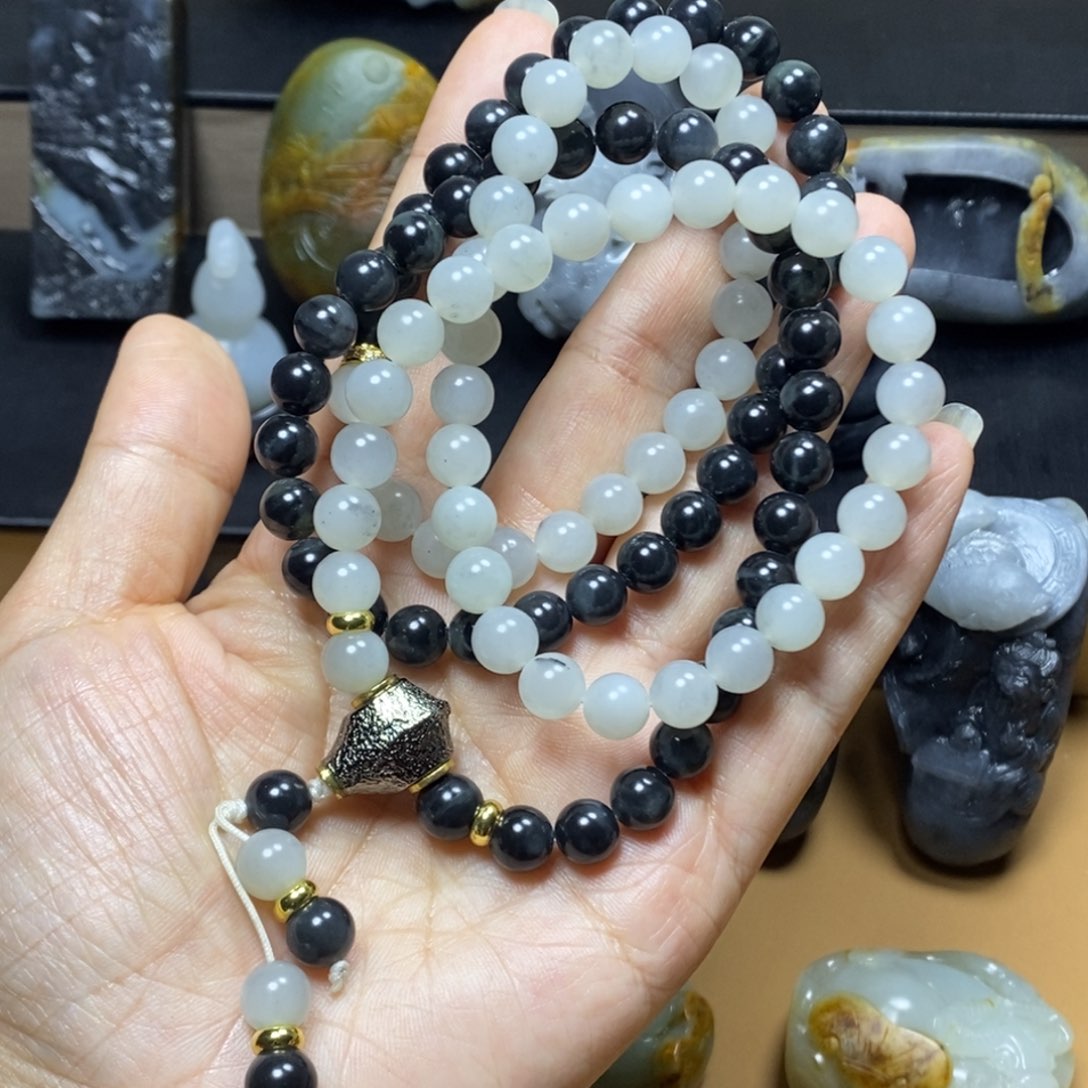 颈饰未镶嵌和田玉