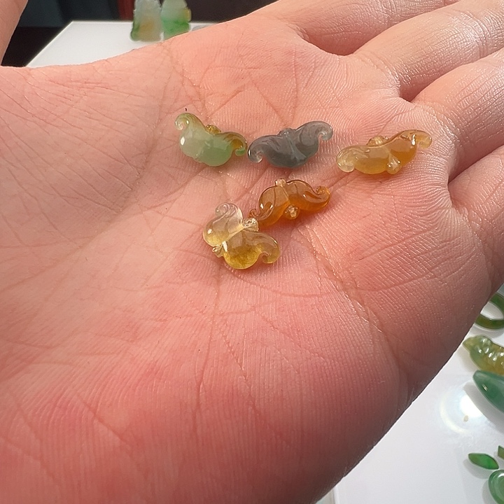 $***$翡翠未镶嵌颈饰天然缅甸翡翠