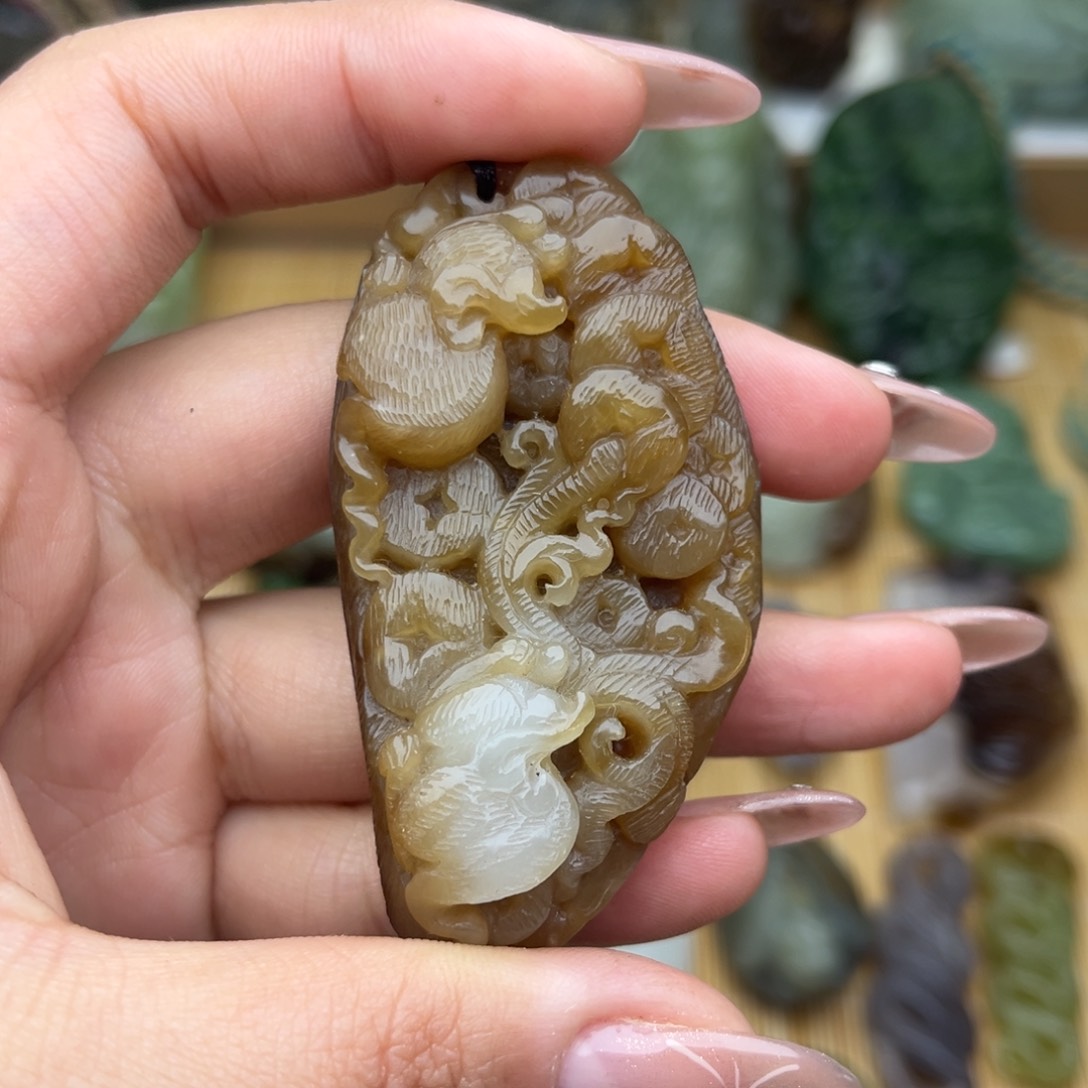 和田玉颈饰未镶嵌