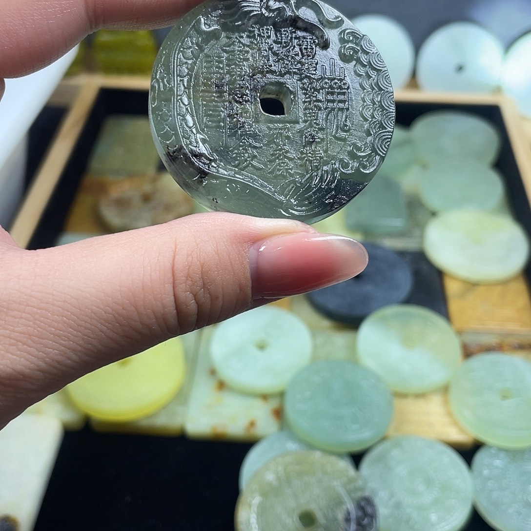 蛇纹石玉合金颈饰