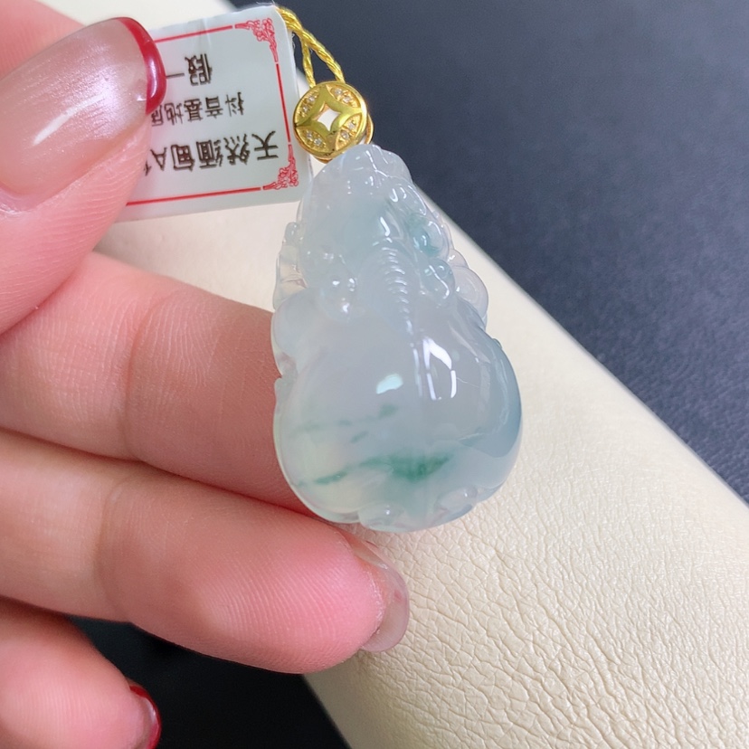 【闪购商品】翡翠颈饰18K金镶嵌貔貅