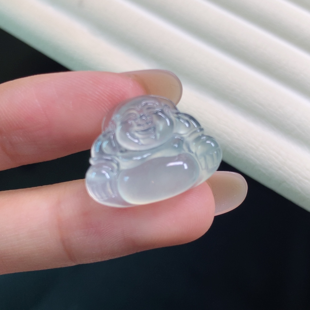 翡翠颈饰未镶嵌佛