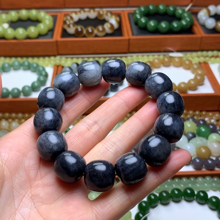 和田玉手串未镶嵌