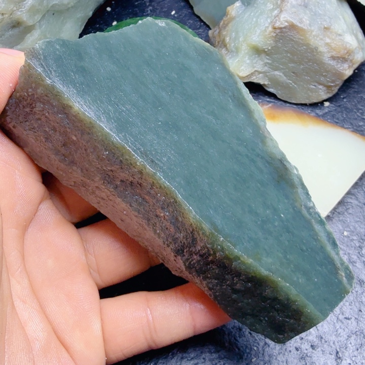 和田玉（糖玉）未镶嵌珠宝奇石